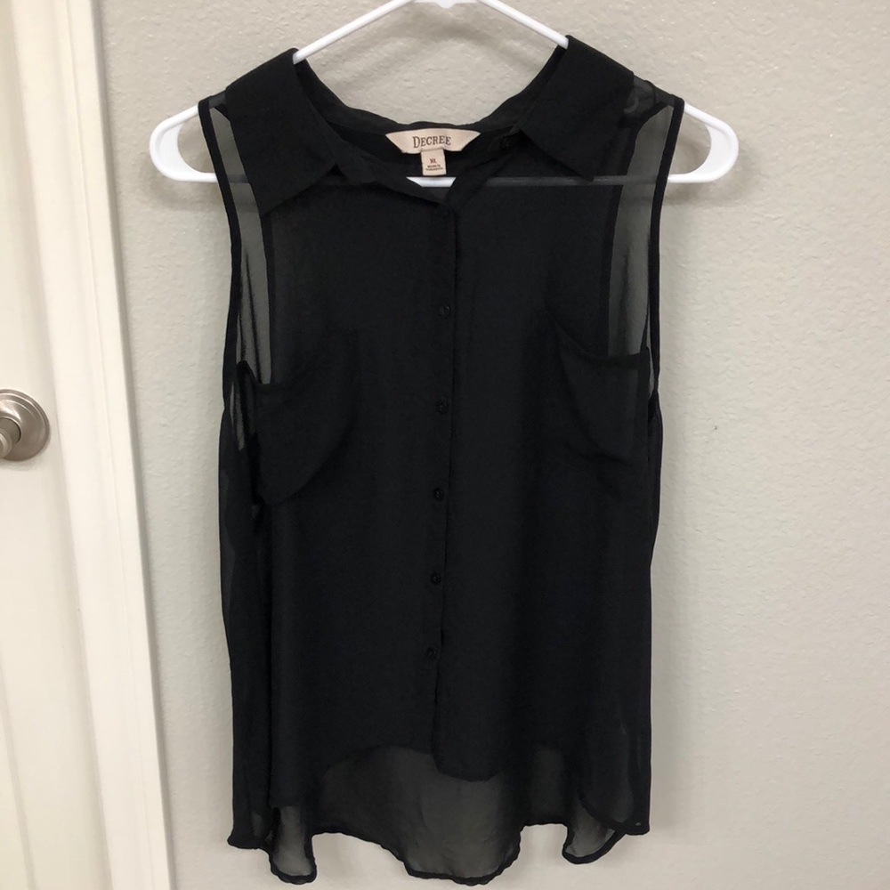 Girl’s sleeveless top